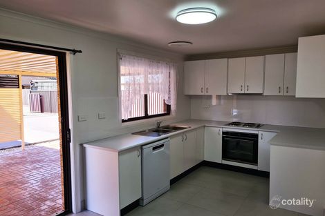 Property photo of 9 Finch Place St Clair NSW 2759