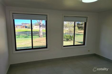 Property photo of 9 Finch Place St Clair NSW 2759