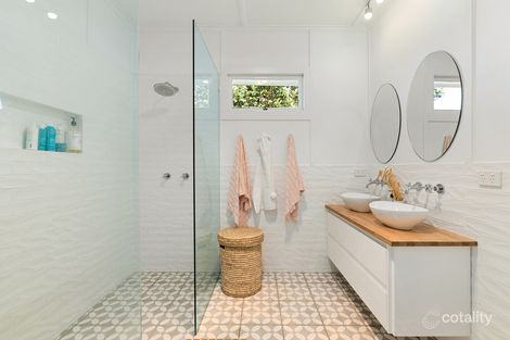 Property photo of 27 Hilltop Avenue Chermside QLD 4032