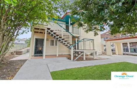 5 Dahlia St, Cannon Hill, QLD 4170