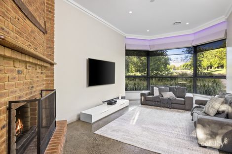 Property photo of 35 Ochiltree Court Romsey VIC 3434