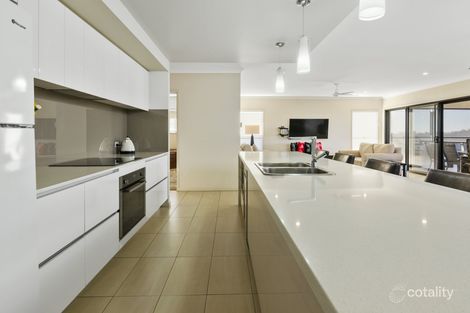 Property photo of 14 Lakeview Avenue Rosenthal Heights QLD 4370