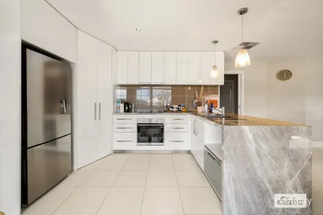 Property photo of 12 Loames Street Wodonga VIC 3690