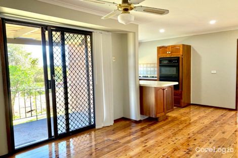 Property photo of 6 Miranda Place Rosemeadow NSW 2560