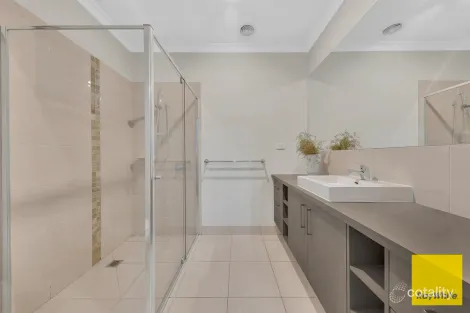 Property photo of 17 Duck Haven Place Tarneit VIC 3029