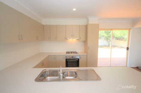 Property photo of 4 Tarakan Avenue Ashmont NSW 2650