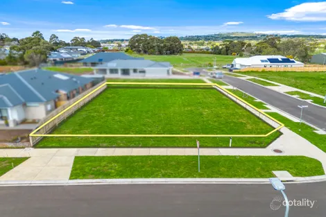 Property photo of 17 Rubina Court Gisborne VIC 3437