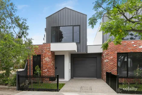 2c Basil St, Newport, VIC 3015