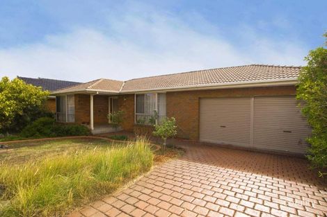 2 Sinclair Ct, Mill Park, VIC 3082