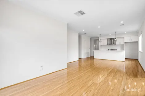 Property photo of 70 Cassinia Circuit Tarneit VIC 3029