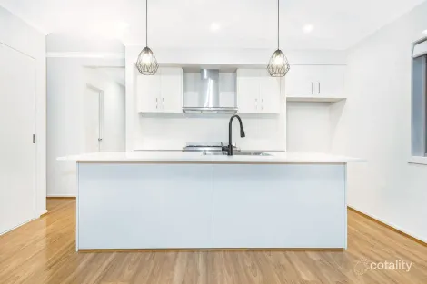 Property photo of 70 Cassinia Circuit Tarneit VIC 3029