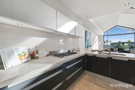 Property photo of 4/58 Marine Parade Elwood VIC 3184