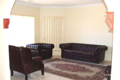 Property photo of 14 Wattleview Road Roxburgh Park VIC 3064