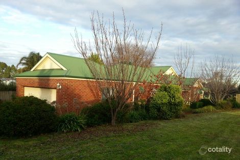 Property photo of 5 Furness Court Berwick VIC 3806