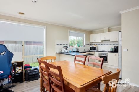 Property photo of 6 Ash Crescent Pakenham VIC 3810