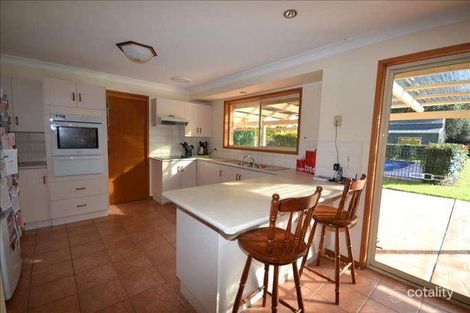 Property photo of 5 Peachey Close Bomaderry NSW 2541