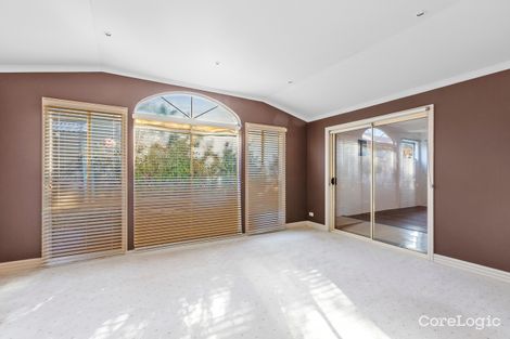 Property photo of 33 Grandview Crescent Hillside VIC 3037