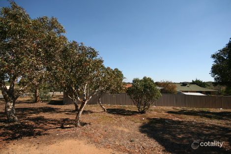 8 Vilna Cres, Hackham West, SA 5163