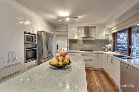 Property photo of 9 Lakeside Boulevard Rowville VIC 3178