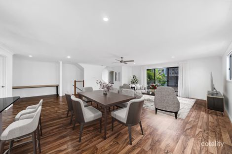 Property photo of 2/9 Mapleton Circuit Varsity Lakes QLD 4227