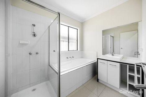 Property photo of 17 Beechtree Way Cranbourne North VIC 3977