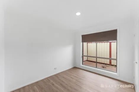 Property photo of 2/71 Henry Street St Albans VIC 3021