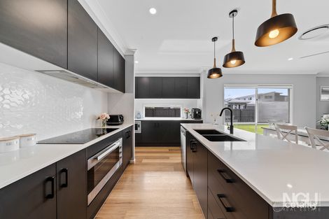 Property photo of 36 Brookvale Street Chambers Flat QLD 4133