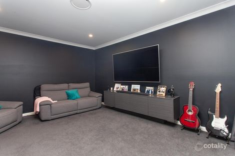 Property photo of 6 Bartlett Crescent Calderwood NSW 2527