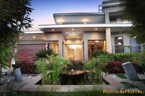 Property photo of 3 Lake Logan Way Caroline Springs VIC 3023