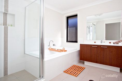 Property photo of 23 Bluebell Crescent Ropes Crossing NSW 2760