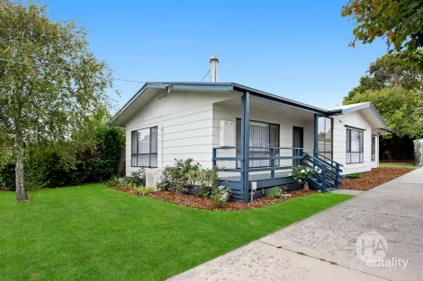 Property photo of 33 Wonthaggi Road Inverloch VIC 3996