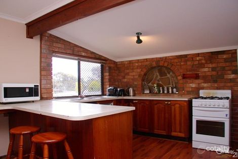 Property photo of 23 Flinders Crescent Hackham SA 5163