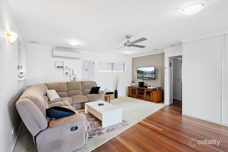 Property photo of 3 Kareelah Avenue Berkeley Vale NSW 2261