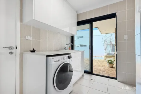 Property photo of 8 De Grey Close Dudley Park WA 6210