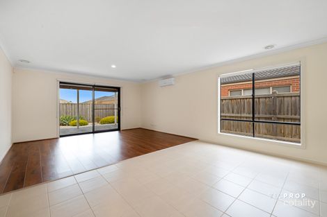 Property photo of 5 Pier Way Point Cook VIC 3030