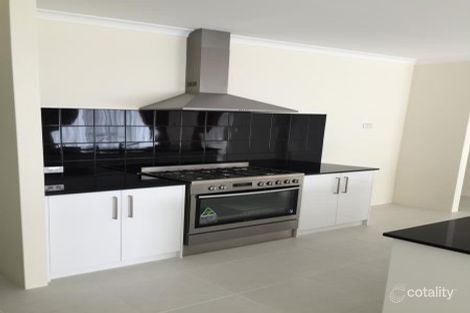 Property photo of 35 Solandri Turn Halls Head WA 6210