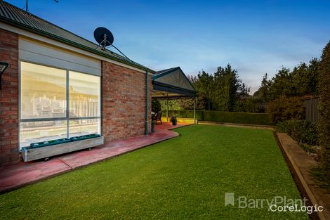 Property photo of 17 Stringybark Close Manor Lakes VIC 3024