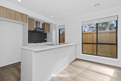 Property photo of 8 Speckled Warbler Loop Wallan VIC 3756