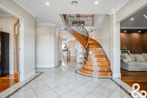 Property photo of 5 Taree Place Mill Park VIC 3082