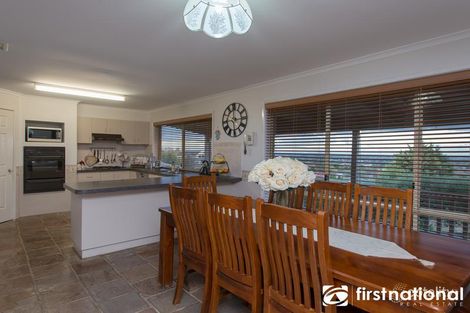 Property photo of 2 Dirkala Retreat Berwick VIC 3806