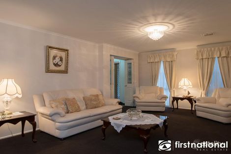 Property photo of 2 Dirkala Retreat Berwick VIC 3806