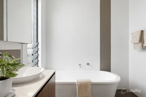 Property photo of 8 Ruthenium Court Hope Island QLD 4212