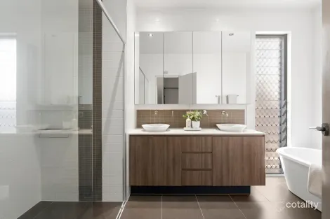 Property photo of 8 Ruthenium Court Hope Island QLD 4212