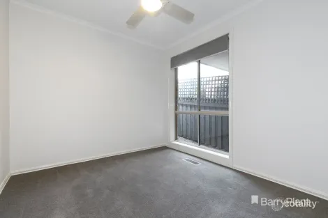 Property photo of 2/50 Langmore Lane Berwick VIC 3806