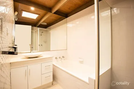 Property photo of 1/18 Newton Street Surrey Hills VIC 3127