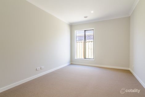 Property photo of 30 Ravenswood Avenue Clyde VIC 3978