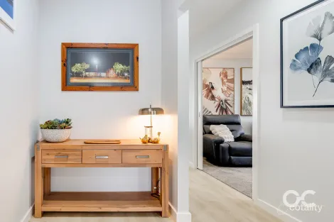 Property photo of 35 Clearview Crescent Orange NSW 2800