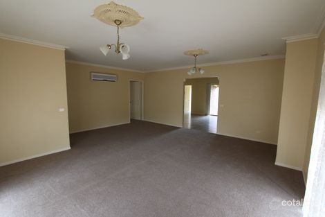 Property photo of 3 Chantelle Court Kangaroo Flat VIC 3555