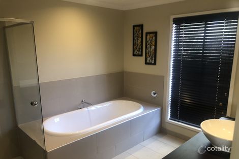 Property photo of 12 Skyline Way Berwick VIC 3806