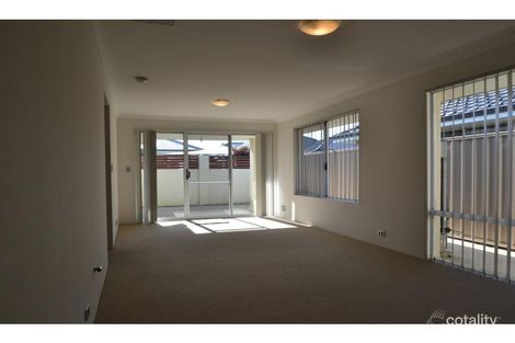 Property photo of 25/15 Crosthwait Circle Tapping WA 6065